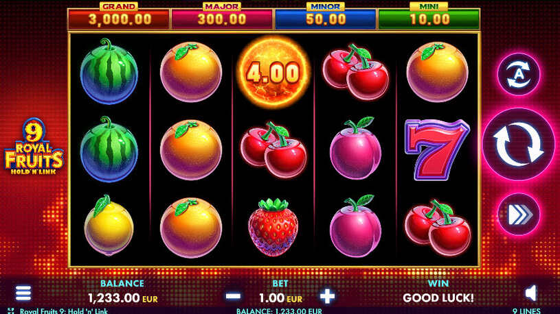 Royal Fruits 9: Hold ‘n’ Link Slot gameplay
